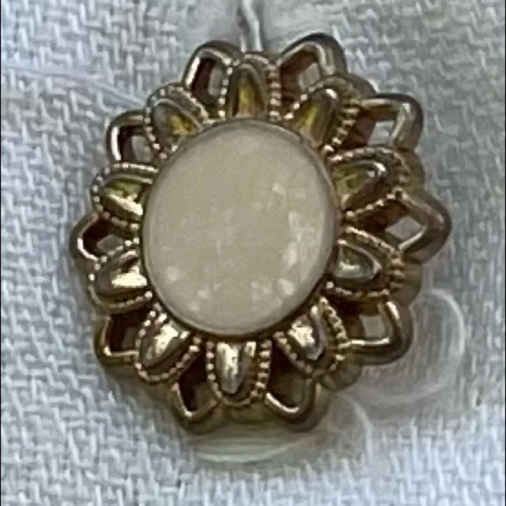 VINTAGE LLOYD Pleated Button Midi Skirt - Picture 3 of 7